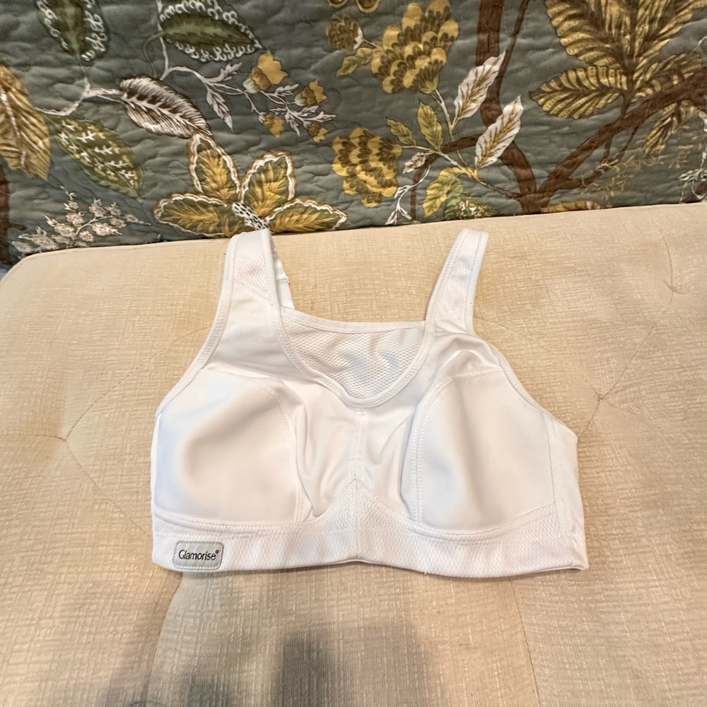 Glamorise No Bounce Camisole Sports Bra size 34C White